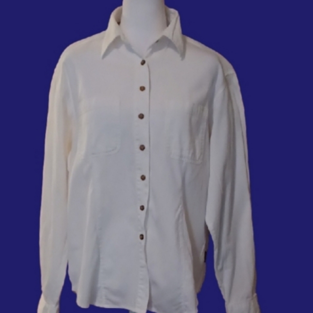 ^ White Button-Up Shirt With Pockets